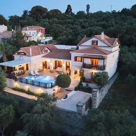 Lila's Luxury * Ακρωτήρι