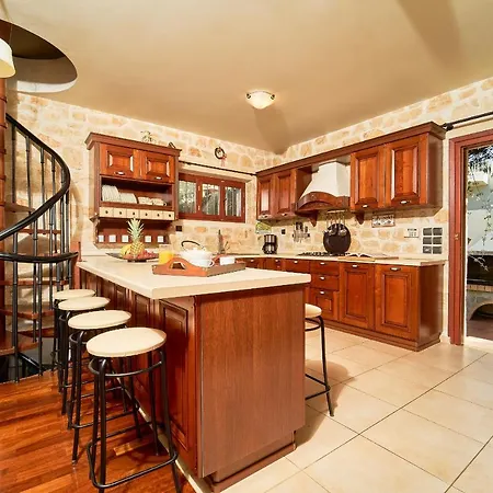 Lila's Luxury * Akrotiri (Zakynthos)